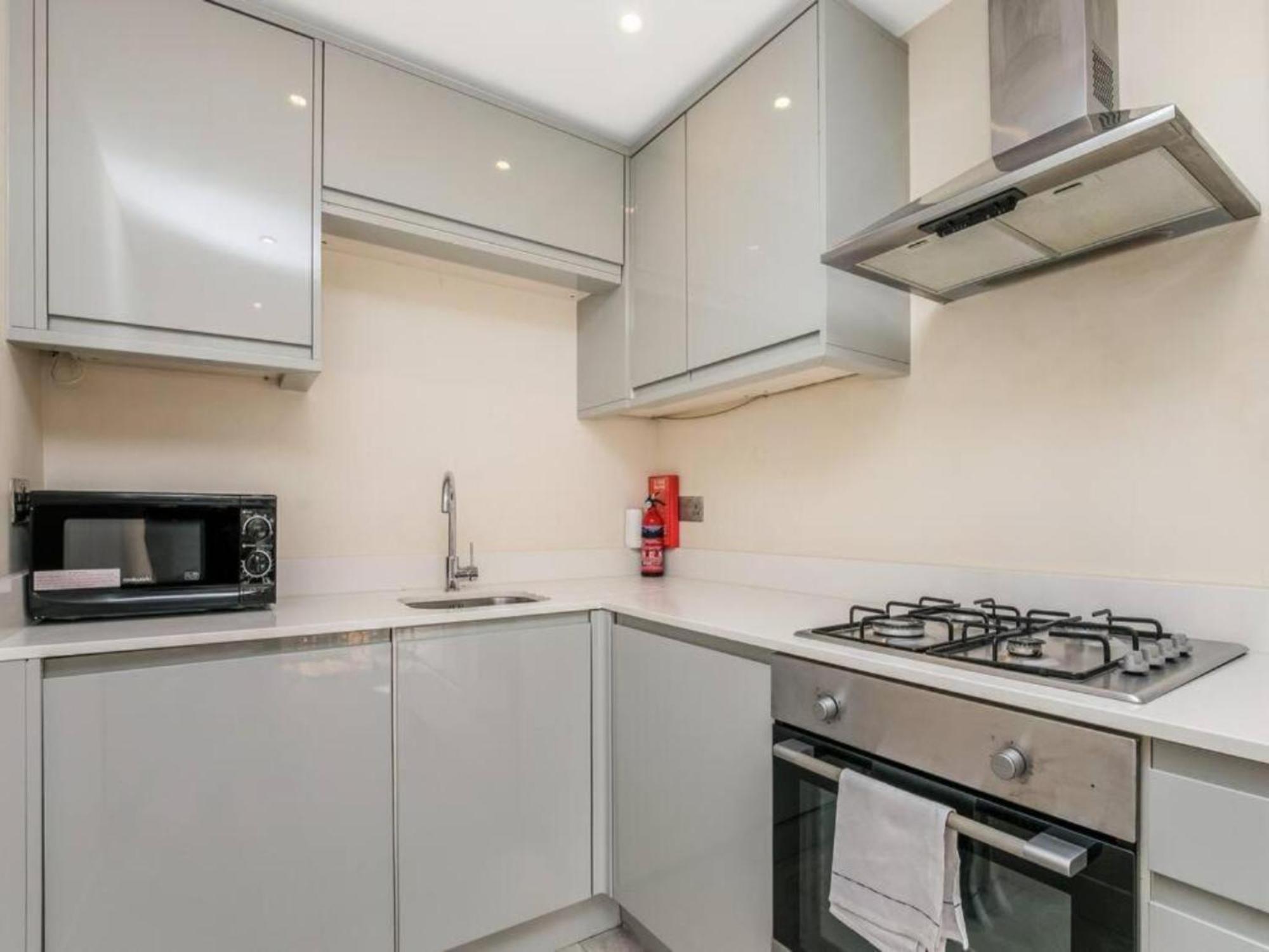 Pass The Keys Ealing Queen Of The Suburbs 2Bd Apartment London Exteriör bild