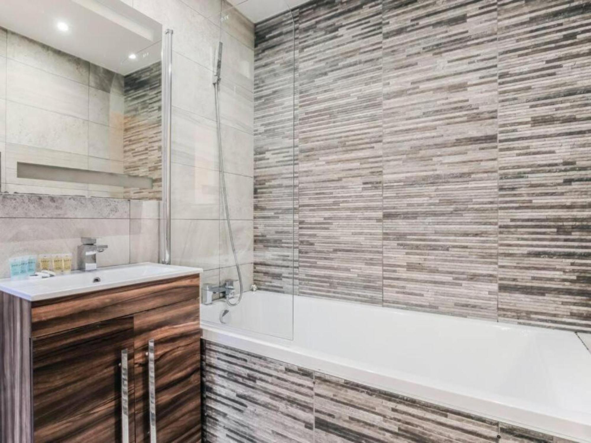 Pass The Keys Ealing Queen Of The Suburbs 2Bd Apartment London Exteriör bild