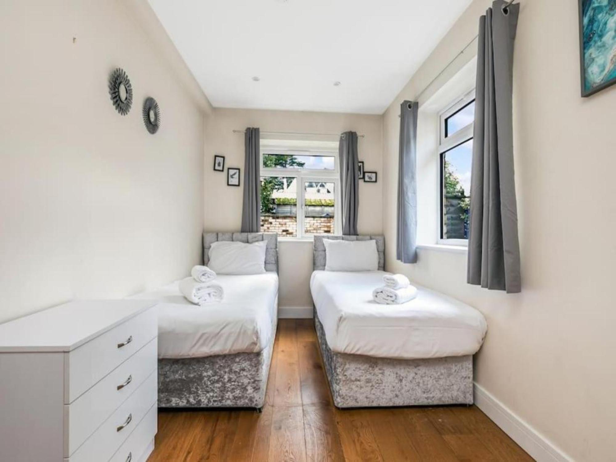 Pass The Keys Ealing Queen Of The Suburbs 2Bd Apartment London Exteriör bild